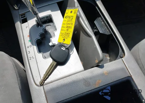 2008 Toyota Camry Le z USA, uszkodzony, nr VIN 4T4BE46K28R022940